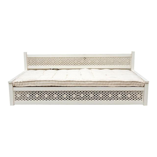 Long Antique White Floral Jali Daybed - de-cor - Comfortable, Sturdy | Divan, Sette