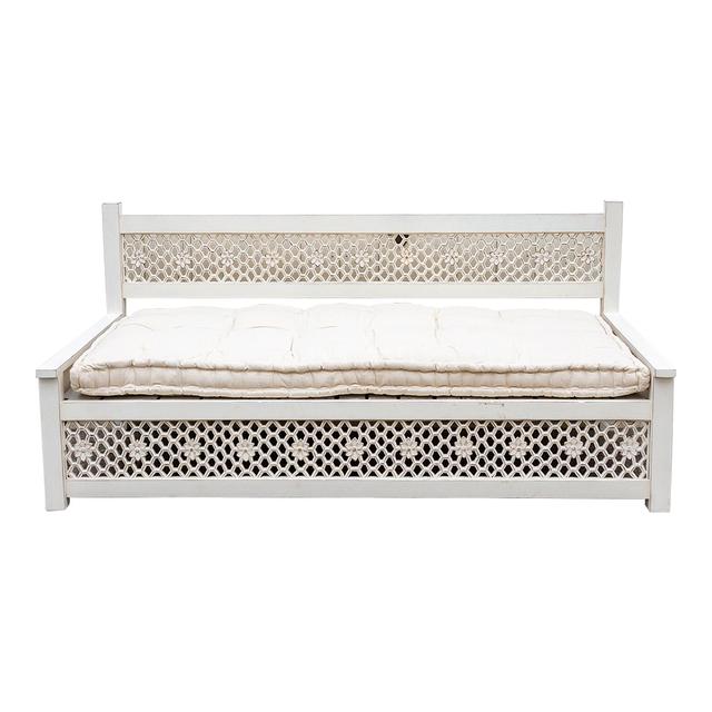 Antiqued White Carved Floral Jali Daybed - de-cor - Comfortable, Sturdy | Divan, Sette