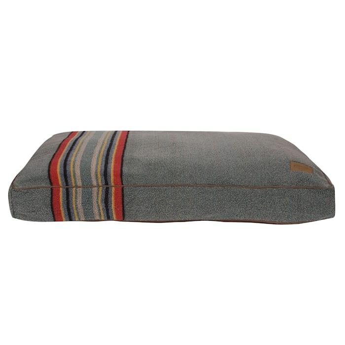 Pendleton Yakima National Park Dog Bed, 40" L X 32" W X 32" H, Heather Gray, Large