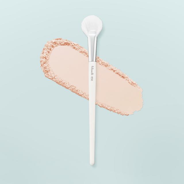 Fillimilli Highlighter Fan Brush 856 for Precise Glow Application