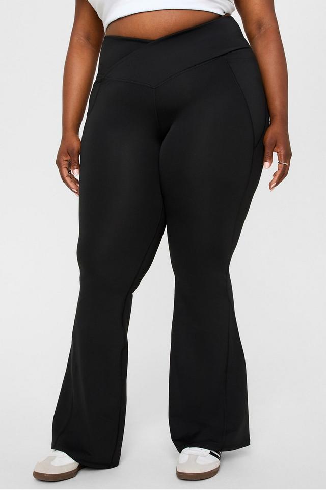 Oasis PureLuxe High-Waist Schlaghose mit überkreuztem Bund Fabletics Schwarz Womens 2X /  Kurz | 25 plus