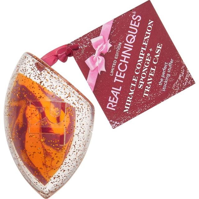 Real Techniques Miracle Complexion Sponge + Travel Case makeup sponge