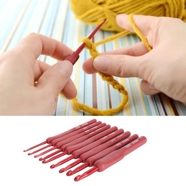 9Pcs Crochet Hook Set Aluminum Body Silicone Wrapped Handle 2 to 6mm Crochet Needle Set