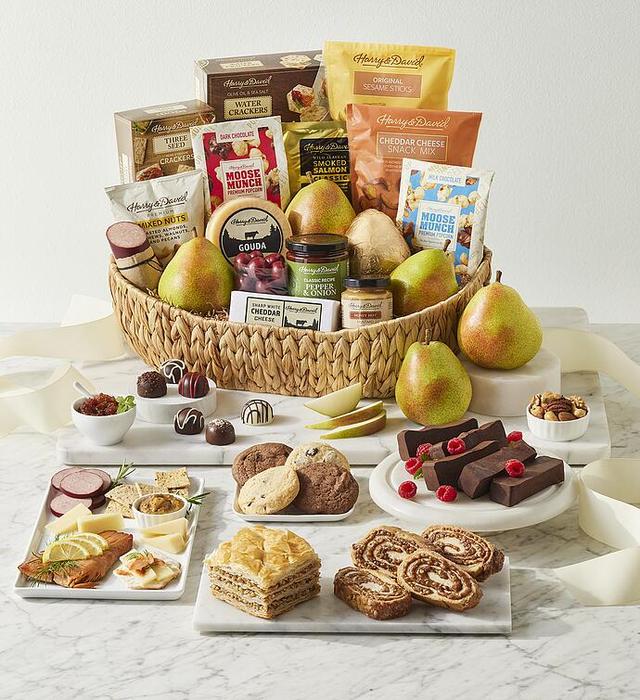 Deluxe Hearthside Gift Basket, Assorted Foods, Gifts by Harry & David