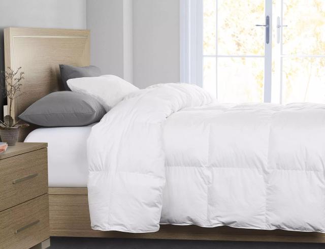 Promenade White Insert King Down Alternative Comforter