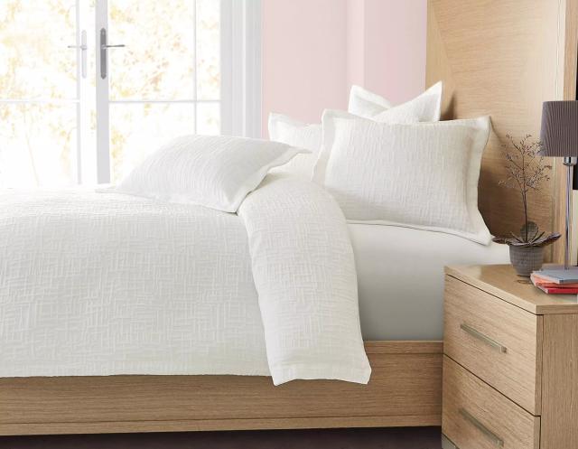 Hillton White 6 Piece King Duvet Set