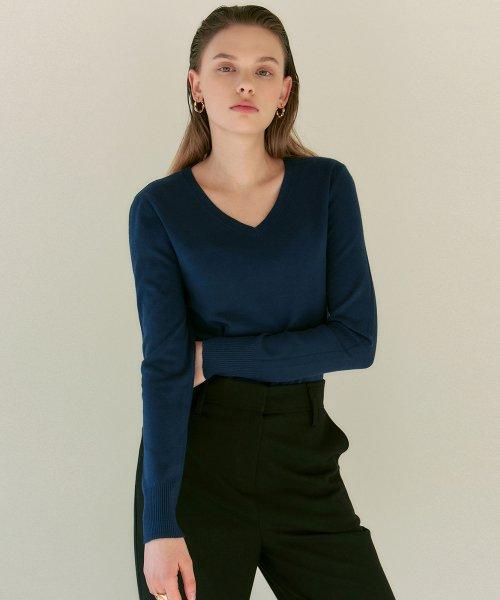 [ESSENTIAL] SOFT V NECK KNIT_DEEP BLUE [DARKBLUE]
