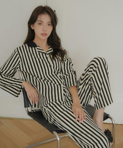 Black striped pajama two-piece [BLACK]