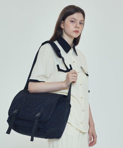 New Clap Clap Cross Messenger Bag (Black) [BLACK]