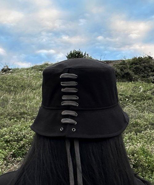 BLESSED hyper oversized back strap bucket hat-black [BLACK]