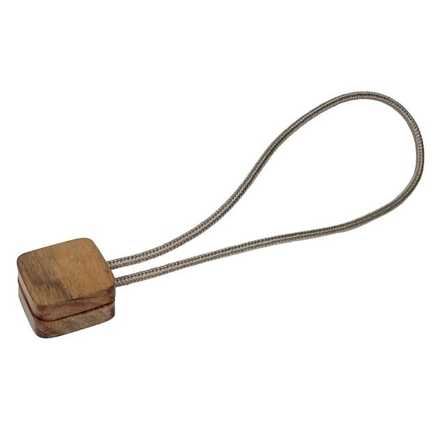 Versailles Charlie Magnetic Tie Back