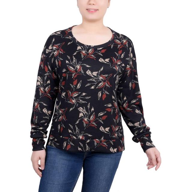 Petite NY Collection Long Sleeve Crew Neck Leaf Hacci Tee