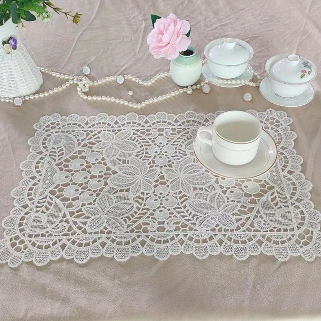TEMU 유럽식 럭셔리 스퀘어 레이스 테이블 매트 - 식탁용 내열성 패브릭 코스터 패드, 꽃무늬 경계 디자인, 컵·꽃병·램프 보호용 - 손세탁 전용 우아한 홈 데코, 클래식 장식품 | 섬세한 공예