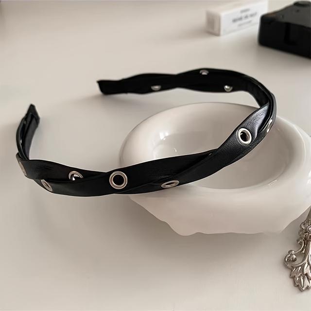 TEMU Шик Чорна Штучна Шкіряна Обручка з Деталлю Заклепок - Універсальний та Стильний Аксесуар для Волосся для Жінок, Ідеальний для Повсякденного Одягу