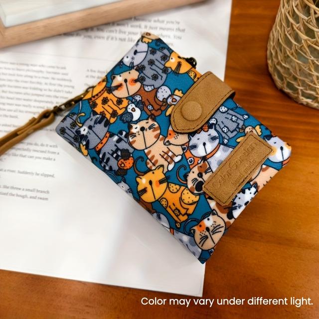 TEMU A Casual Wallet Featuring A Coin Pocket, Snap Closure, Wrist Strap Accessory, Spacious Animal Print Design, And Multiple Card Slots For