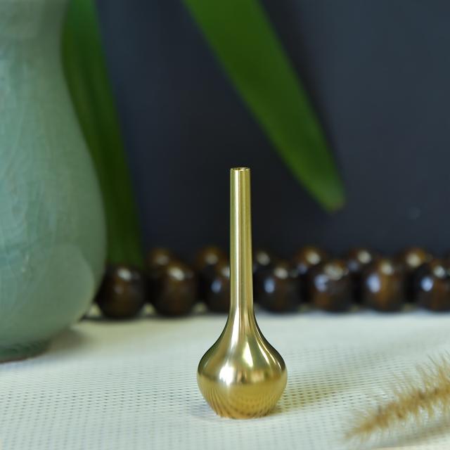 TEMU 1pc Mini Brass Vase Decorative Piece For The Table, Pure Copper Vase For Floral Arrangements And