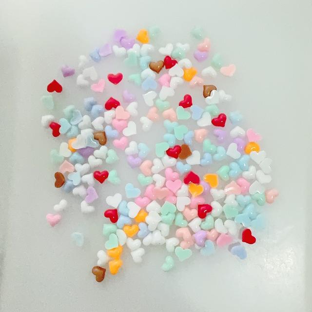 TEMU 200 Stück 5,4 mm Niedliche Mini Cartoon Herz Flatback Harz Verzierungen für Damen Nagelkunst, Handyhüllen und Wohnaccessoires