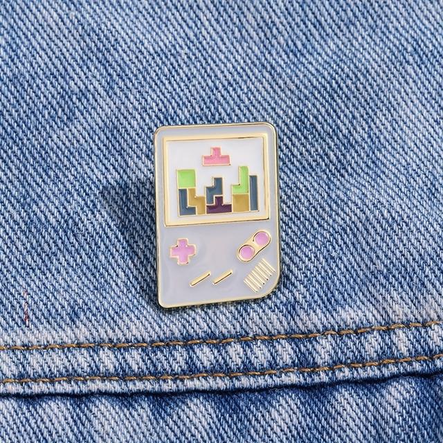 TEMU Fashionable Enamel Brooches In Of Game Consoles, Perfect As Decorative Ornaments, Lapel Pins, Bag Badges, Or Jewelry Gifts
