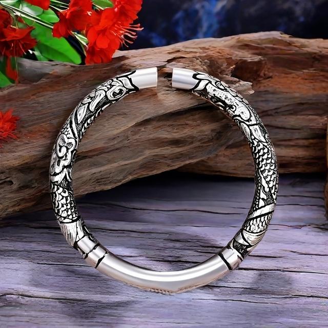 TEMU Complete S925 925 Silver Bracelet, A 925 Silver Open Bracelet For Men That , Perfect As A Birthday Gift For A Boyfriend's Father. The Silvery Weighs 50 Grams Or 1.76 Ounces