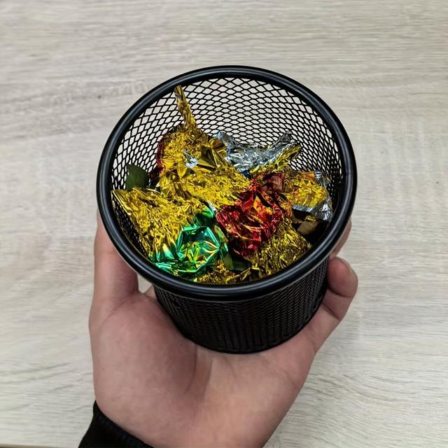 TEMU 1pc Mini Mesh Grid Wastebasket, Compact Desktop Trash Can, Office Desktop Pen Holder, Desktop Storage Box, Suitable For Office, Classroom, Dorm, Home, Perfect Back To School Supplies