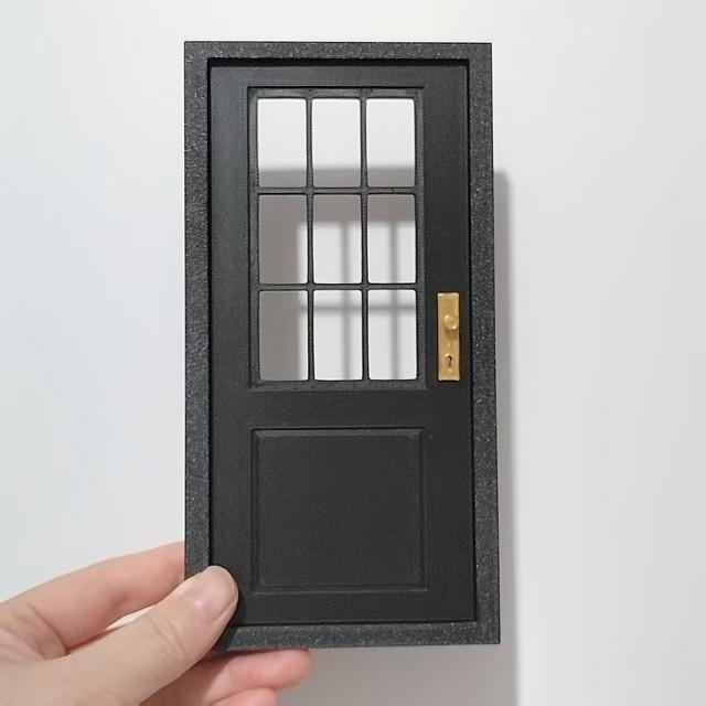 TEMU 1:12 Scale Miniature Pla (not Wooden) Dollhouse Door Featuring An Openable Design, Complete With Hinges And A Knob - Ideal For Holiday Presents, Photography Props, And Miniature Home Decoration