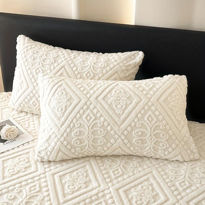 TEMU 2pcs European Style Carved Plush Pillowcases, Machine Washable, 200-250g/m² Square, Suitable For Bedroom, Living Room, Sofa Cushion Covers (pillow Inserts Not Included)