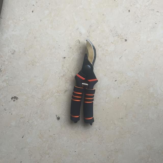 TEMU 8,5" Profesionální Titanové Zahradní Nůžky (T13) – Super Ostré Prémiové Zastřihovače pro Zahradu, Ruční Sekačky na Hrany a Křoví – Odolné Zahradnické Nůžky