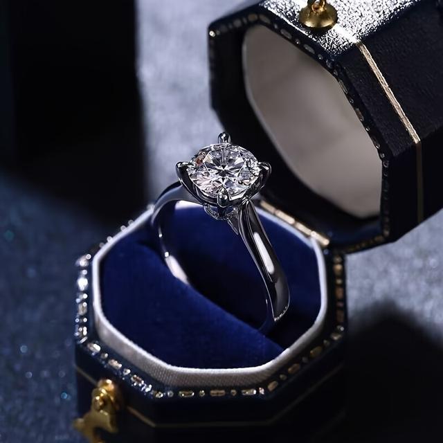 TEMU 1개 여성용 럭셔리 싱글 2캐럿 인조 약혼 결혼 반지, 클래식 저알레르기 실버 링, 여성용 발렌타인데이 선물 반지, 패션 주얼리 신부 웨딩 액세서리