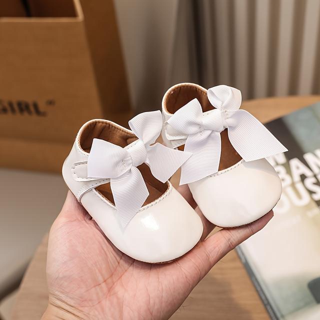 TEMU حذاء مشي للأطفال حديثي الولادة للأعمار من 0-1 سنة، مريح وأنيق بلمسة نهائية لامعة وتصميم فيونكة