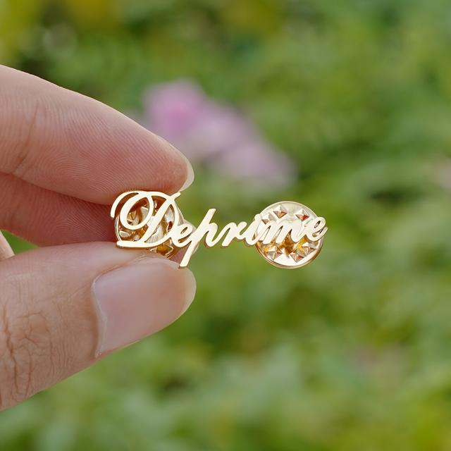 TEMU Spersonalizowana Elegancka Minimalistyczna Broszka z Imieniem - Grawerowany Przypinka ze Stali Nierdzewnej 304 dla Niej, Codzienna Biżuteria na Prezent, Trwała i Ponadczasowa