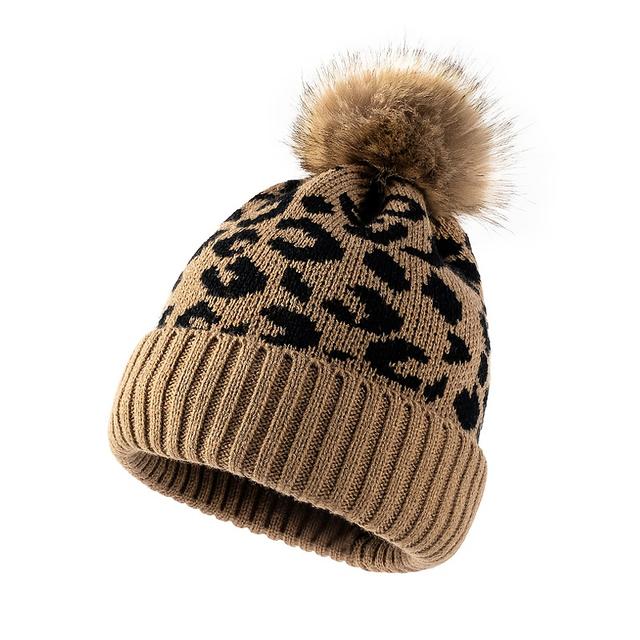 TEMU This Stylish Pom-pom Hat Is Perfect For Men And Women. It Features A For Outdoor Daily Wear, Cuffs, And In . An Adorable Winter Accessory Ideal For Cold Weather