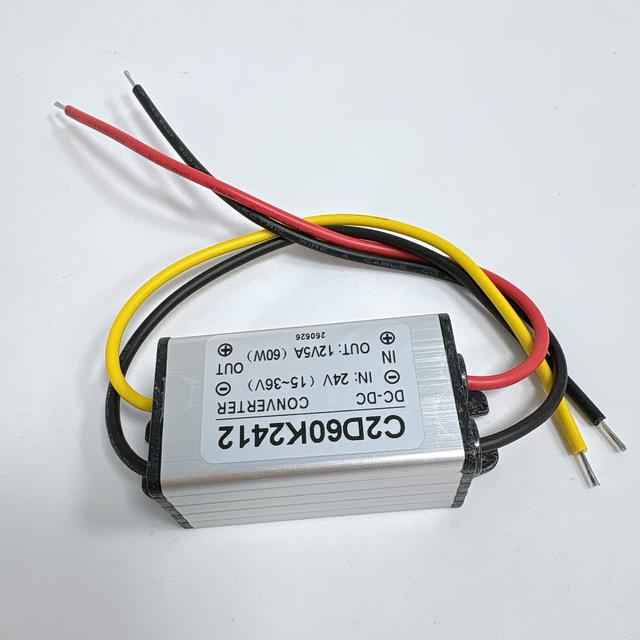 TEMU Przetwornica napięcia 24V, regulator napięcia - do zastosowań motoryzacyjnych, przeznaczona do zasilania monitoringu pojazdów 24V, bez akumulatora