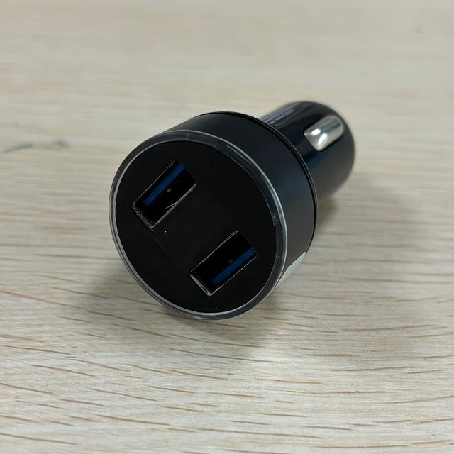 TEMU Kompakt és kényelmes, két USB töltő, akkumulátor nélkül