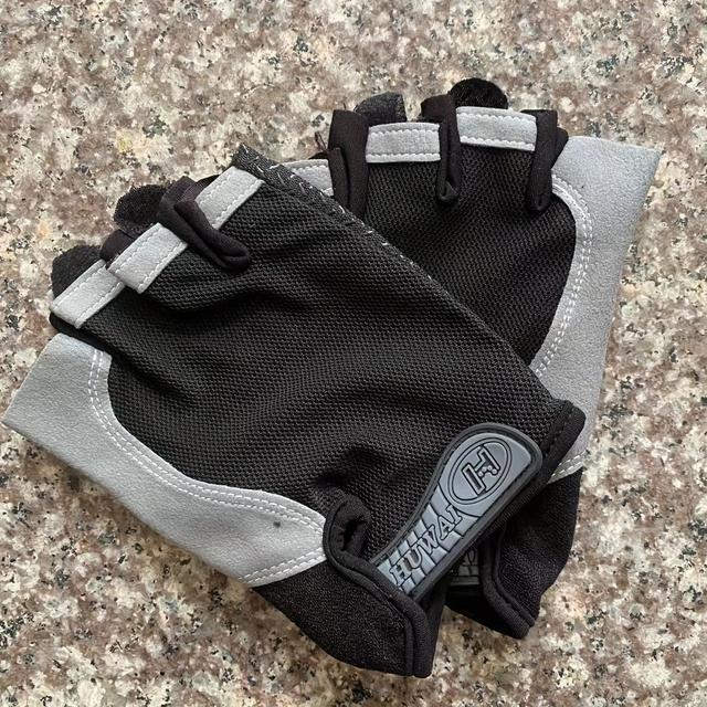 TEMU 1pair Sports Fitness Gloves Half Finger, Men And Women Workout Training Anti-slip Anti-blister Gloves, Outdoor Cycling Breathable Quick-dry Gloves, Unisex Size M