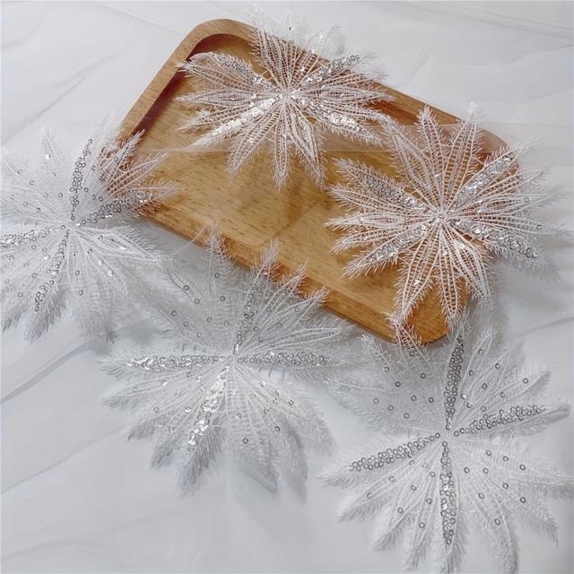 TEMU 5-pack White Sequin Lace Snowflake Appliques, Bridal Embroidery Patches, Sewing & Knitting Decor, Badge & Supplies For Art & Crafts