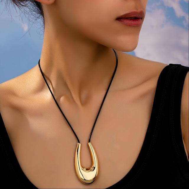 TEMU Adjustable Minimalist U-shaped Golden-tone Metal Necklace For Women - Sleek For Casual Attire, Parties & Vacations - Versatile Jewelry Gift