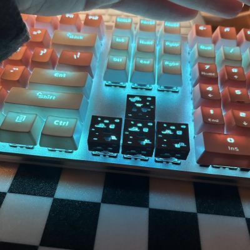 TEMU Juego de 4 teclas de mineral estilo pixel para teclados mecánicos, con diseños transparentes. Ideal para diferentes tipos de teclados y perfecto como regalos elegantes o sorpresas de