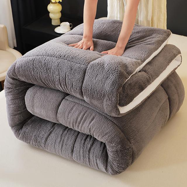 TEMU 1pc Couette Épaisse en Peluche Douce - Design Chaud et Confortable, Housse de Lit Matelassée Polyester Lavable à pour l'Hiver, Toute avec Motif Carreaux Beige – Décoration Rustique & Luxe