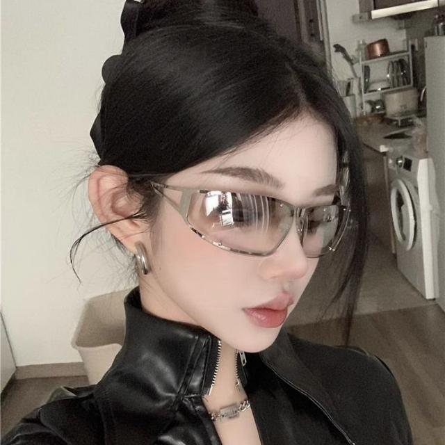 TEMU Y2K オーバル レディース カット メタルフレーム＆レンズ レトロ未来派デザイン デジタル保護用 ファッション 大胆なスタイルアクセサリー ギフトに最適 トレンディフレーム 軽量サングラス トレンドフォロワー向け