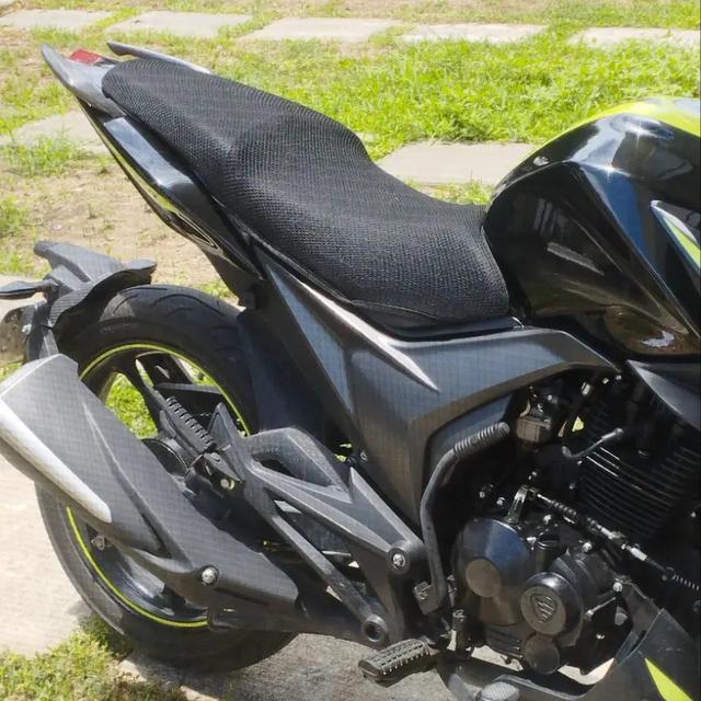 TEMU 1 шт. Аксесуар для мотоцикла: чохол на сидіння, сітчастий захисний килимок, антиковзний сітчастий килимок, сітчастий чохол на сидіння