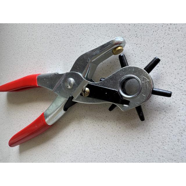 TEMU 1pc 다기능 벨트 펀칭 기계 - DIY 신발 맞춤화, DIY 수리 및 맞춤화, 내구성 있는 스틸 구조, DIY 맞춤화 | 세련된 금속 마감 | 내구성 있는 구조, 신발 펀처