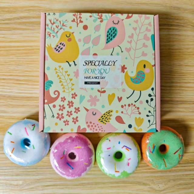 TEMU صندوق هدايا يحتوي على 4 قنابل حمام معطرة متنوعة بتصميم دائري ، مليء بالمرح لتجربة استحمام منعشة ومقشرة