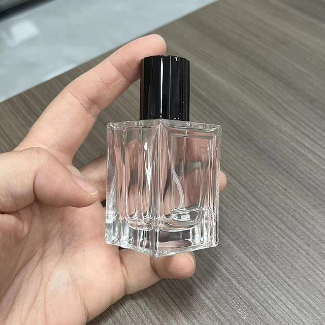 TEMU Elegant Black-top Glass Spray Bottle - Refillable And Reusable, With Dispenser, Portable Exquisite Fragrance Bottle, Perfect For Travel