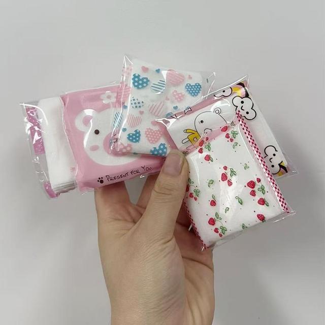 TEMU 150 ks Praktické Jednorázové Ručníky – Nezbytnost na pro Odličování, Čištění , Vhodné pro Kempování, Pláž, Denní Úklid v Domácnosti