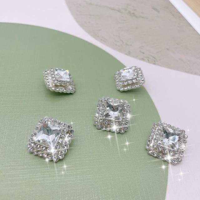 TEMU 5개 우아한 20mm 금속 라인스톤 사각형 버튼 - 반짝이는 은색, 스웨터, 코트, 모자 및 공예용으로 완벽, 여성용 DIY 의류 액세서리, 수선 장식 | 반짝이는 버튼 장식 | 내구성 버튼 재질, 버튼 장식