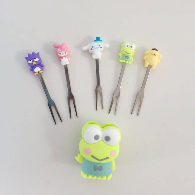 TEMU 5-sztukowa seria Sanrio, urocze stalowe widelce do owoców z motywem cynamonowego pieska, mini widelce do owoców na przyjęcia i bankiety, kreatywne widelce do owoców Kulomi, akcesoria kuchenne