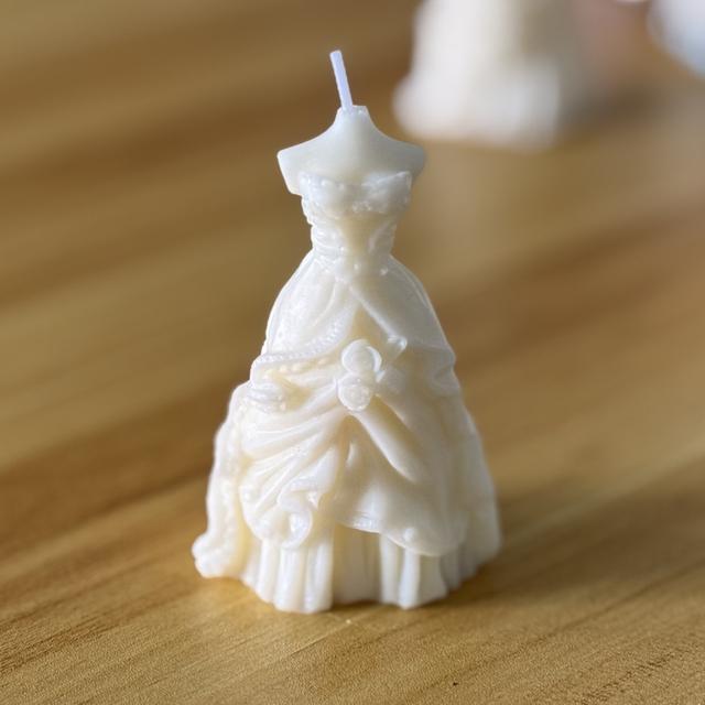 TEMU Wedding Bride Scented Candle In Elegant Wedding Dress Design - Eucalyptus Scented Beeswax With Crystal Accents, Short-burning Indoor Decor For Weddings, Anniversaries & Valentine's Day Gifts
