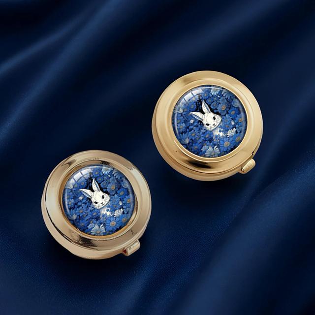 TEMU La ilustración del conejo entre : Camisa de moda con broche, joyería de vidrio, adorno y regalo