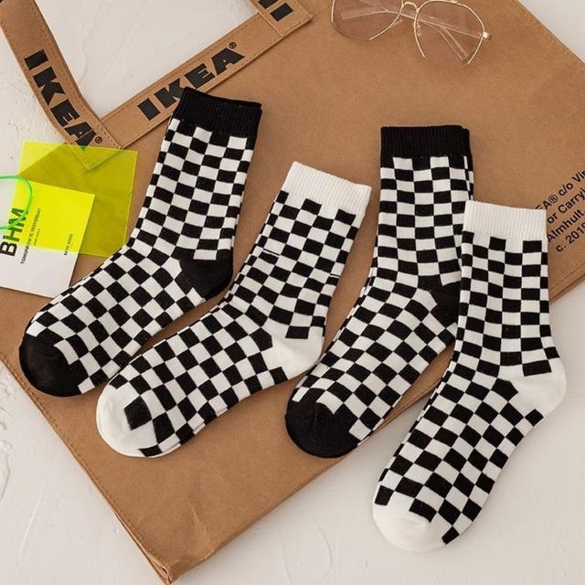 TEMU Of Black And White Checkered Mid-calf Socks For Spring And Summer, Versatile Trendy Plaid Sports Socks, Suitable For Men And Women