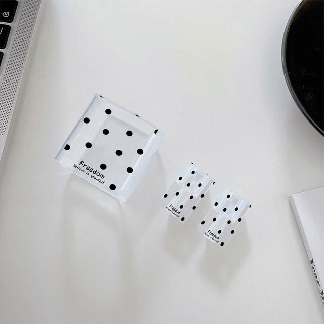 TEMU 5238 ลายจุดดำแบบอังกฤษ, ฝาครอบชาร์จโปรเทคเตอร์ใสสำหรับ iPhone 18W/20W พร้อมเคสและฝาครอบสาย – ชุดที่เข้ากันได้กับ iPhone 13/14/15, อุปกรณ์ชาร์จป้องกันอะแดปเตอร์ 20W พร้อมพร้อมใช้งานเป็นของขวัญ